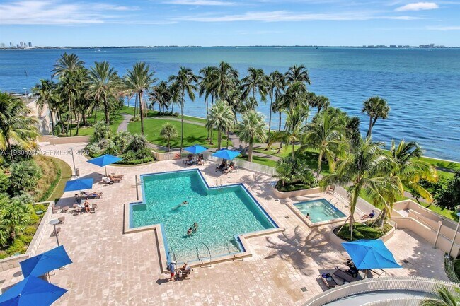 Building Photo - 3 Grove Isle Dr