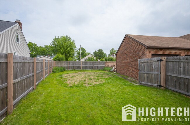 Building Photo - 3 bedroom/1 bath! PARMA!!