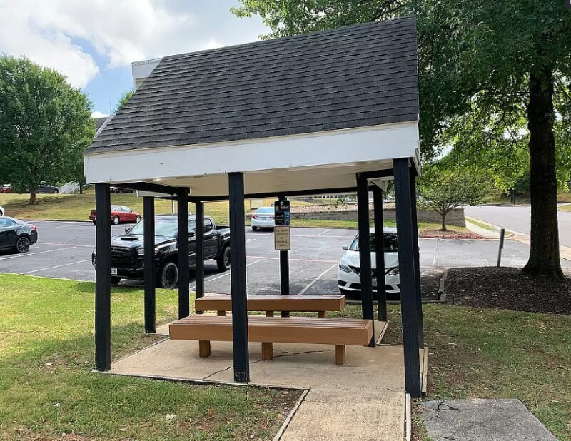 Building Photo - 1390 Hunters Rd