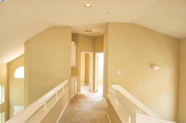 Building Photo - 275 Woodruff Way