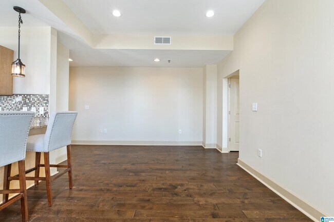 Building Photo - 2024 2nd Ave N