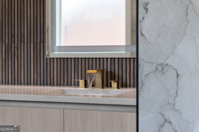 Building Photo - 407 Thunder Rd