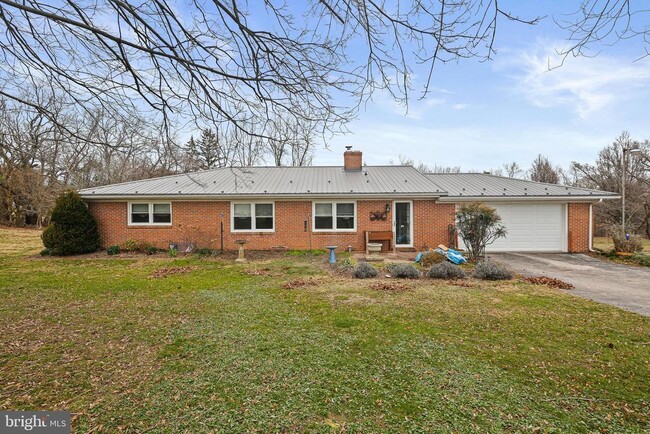 Building Photo - 2323 Bond Rd