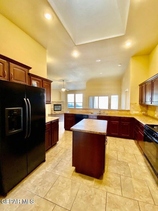 Building Photo - 14277 Desert Sky Dr