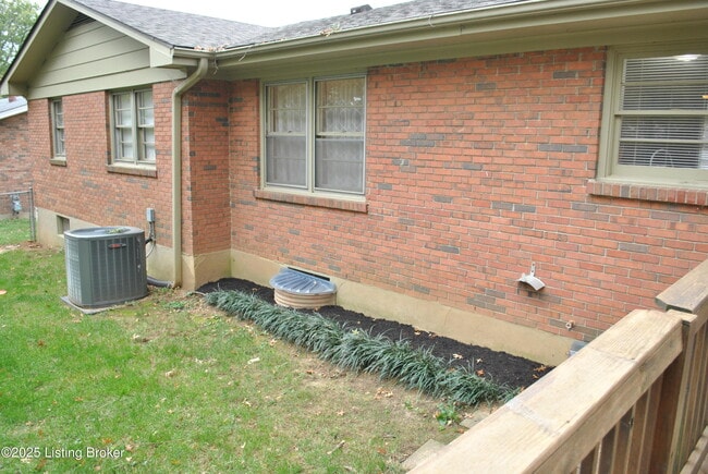 Building Photo - 12011 Brookmoor Dr