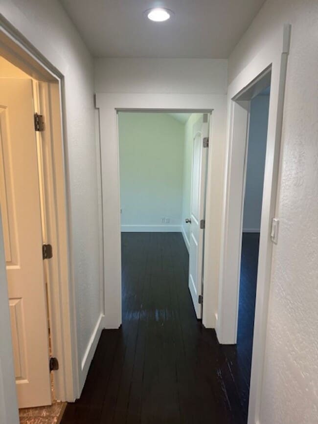 Building Photo - WELL MAINTAINED 3 BR HOME- COMFORTABLE, AFFORDABLE & GREAT LOCATION