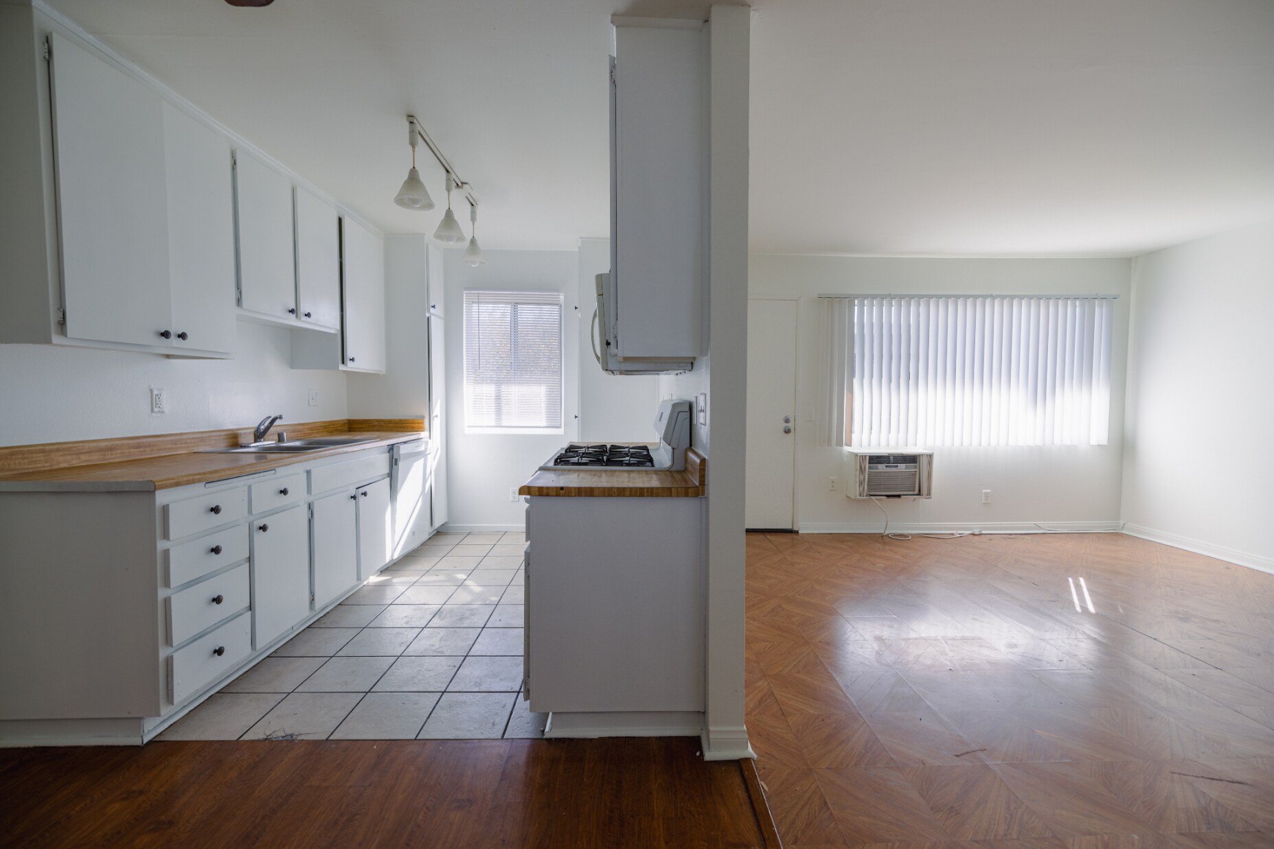 Building Photo - 8800 Cedros Ave