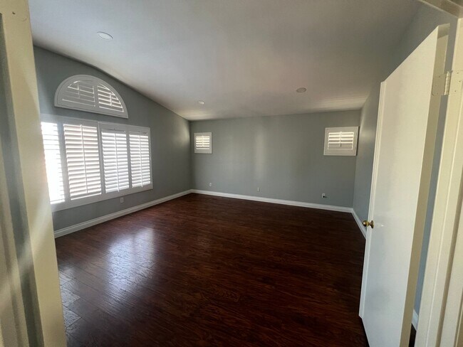 Building Photo - ***Open Showing Thurs. 4/2/2026 @10-11am*** Beautiful 4bed with large loft, 3bath Colton Home! MO...