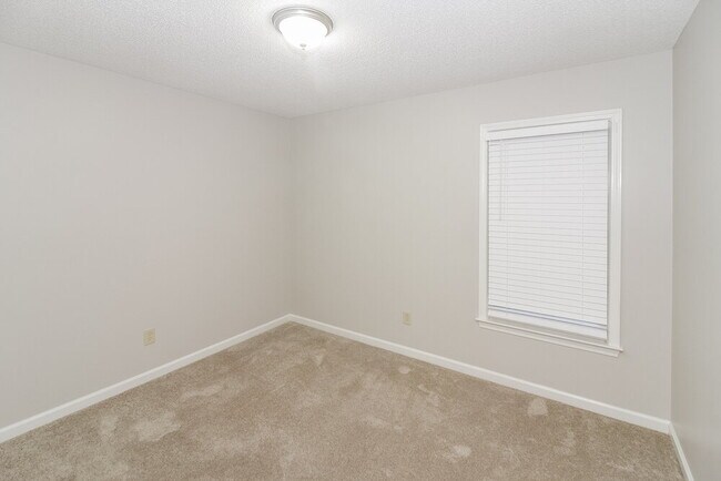 Building Photo - 1502 Appling Wood Cove S