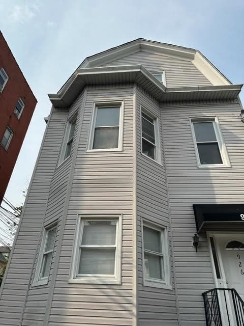 Building Photo - 926 17th St