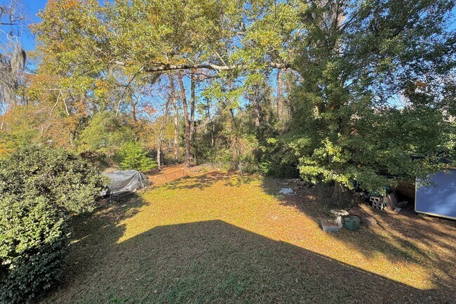 Building Photo - AVAILABLE JANUARY 2026! (Pet Friendly)