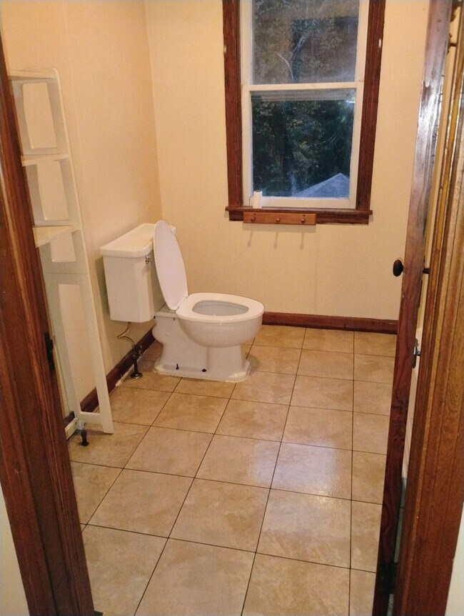 Building Photo - 9128 - 148/150 COTTAGE STREET