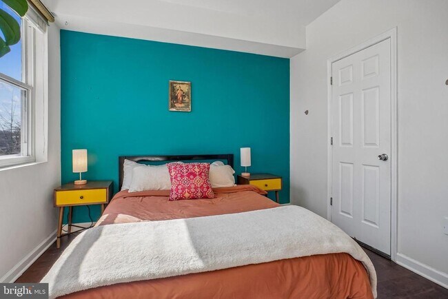 Building Photo - 1346 Nicholson St NW