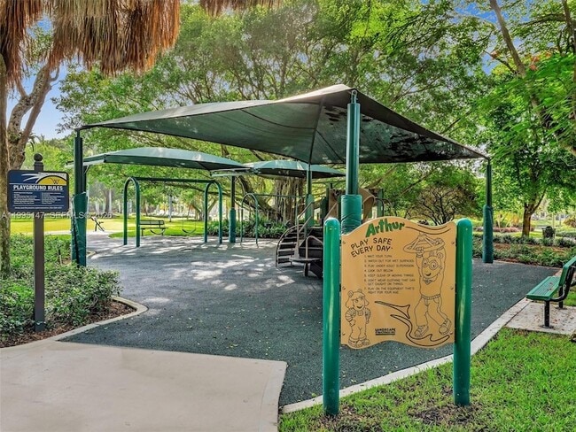 Building Photo - 2158 Baton Rouge