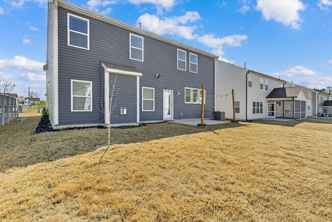 Building Photo - 1400 Addison Lk St