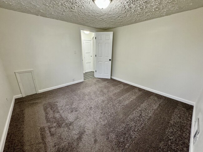 Building Photo - 1419 N Purdum St