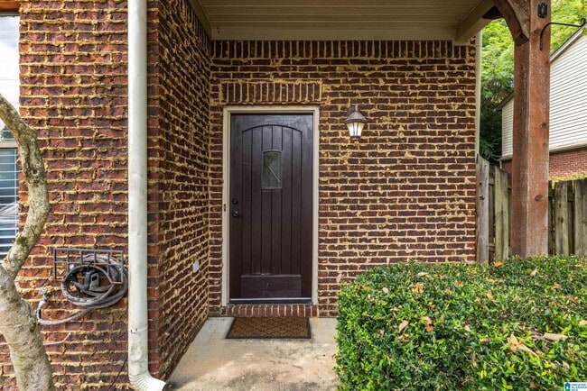 Building Photo - 2250 Ridgemont Dr