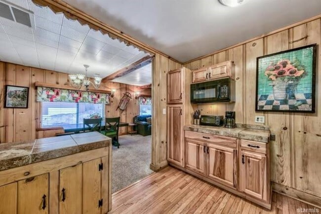 Building Photo - 2580 Rose Ave