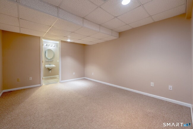 Building Photo - 47 Tunxis St