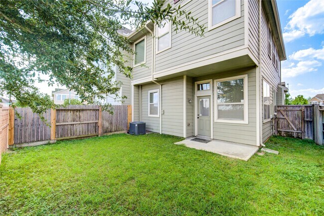 Building Photo - 12130 La Strada St