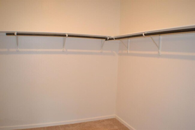 Building Photo - 824 Cedar Elm Dr