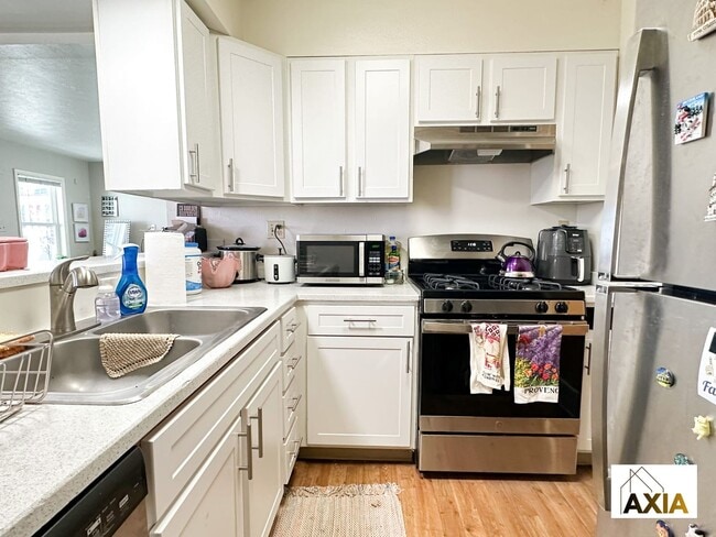 Building Photo - 715-723 19th