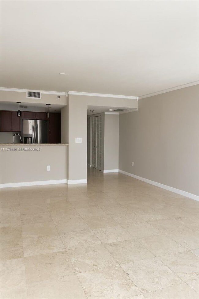 Building Photo - 555 NE 15th St