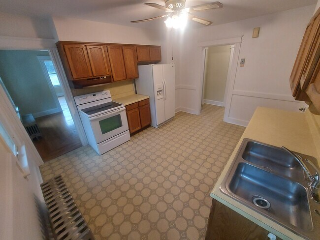 Building Photo - 12 East St