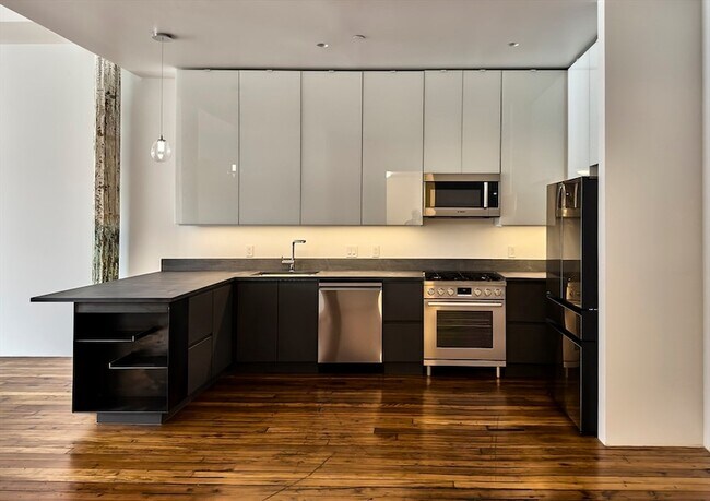 Building Photo - 520 State Rd