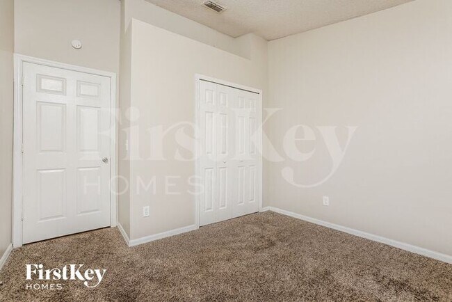 Building Photo - 7511 Groveoak Dr