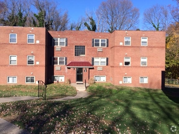 Building Photo - Lincoln Crossing