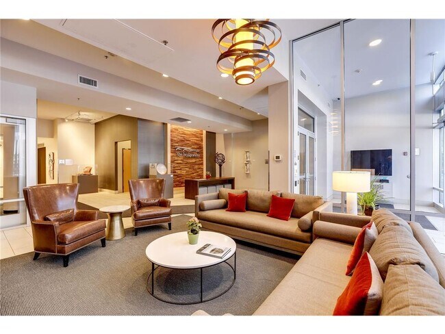 Building Photo - 215 10th Ave S