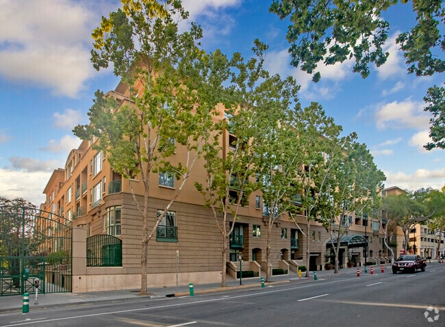 Building Photo - Paseo Plaza