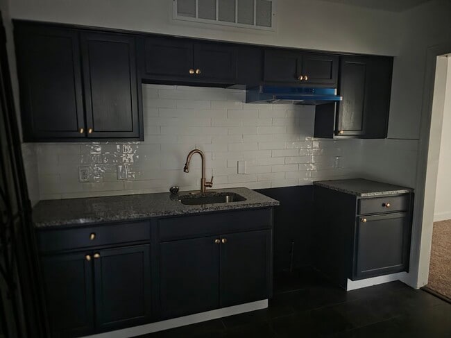 Building Photo - 9635 Everts St