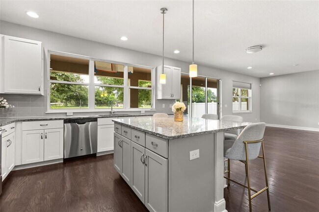 Building Photo - 2813 Roseglen Way
