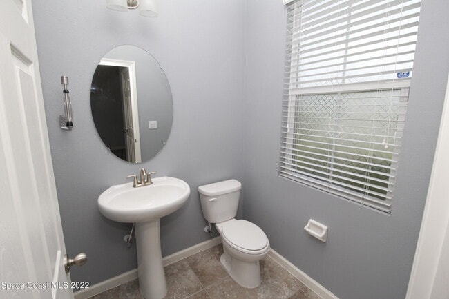 Building Photo - 884 Musgrass Cir