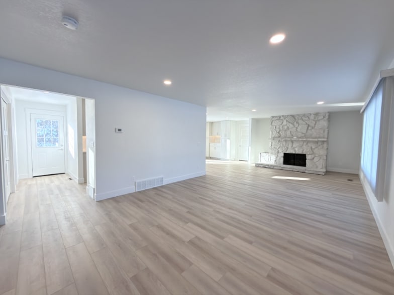 Building Photo - 55 Captain Marsh Dr