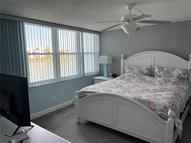 Building Photo - 7540 Bay Island Dr S