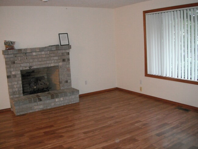 Building Photo - Charming Single-Level Home in Desirable Felida – 4 Bed, 2 Bath