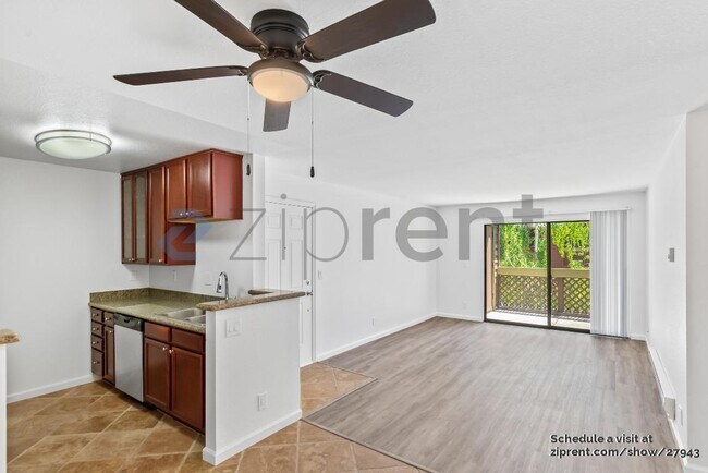 Building Photo - 866 Catkin Ct