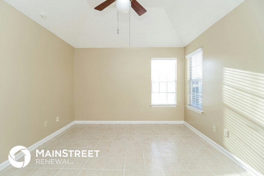 Building Photo - 4611 Chadwell Cove