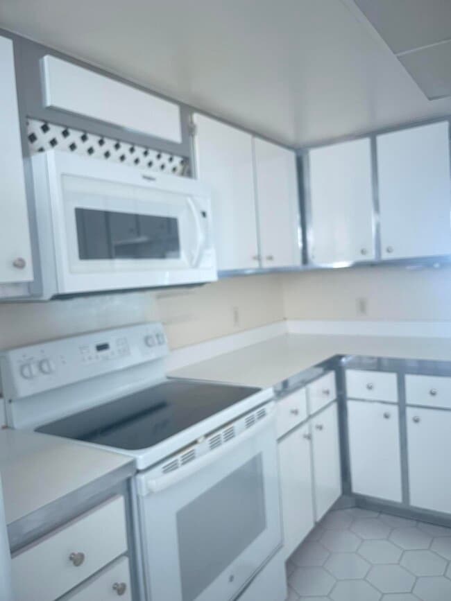 Building Photo - 250 John F Kennedy Dr