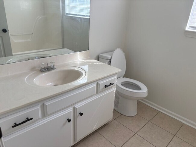 Building Photo - Murfreesboro-Cason Ln area 3BR/2BA+ Garage