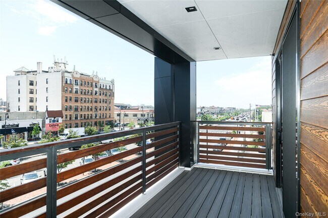 Building Photo - 135 E Park Ave