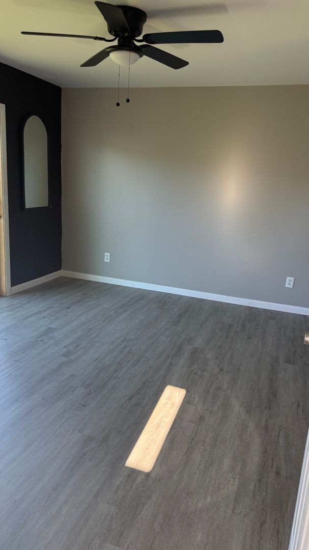 Building Photo - Large 4 bedroom single family home ready now!