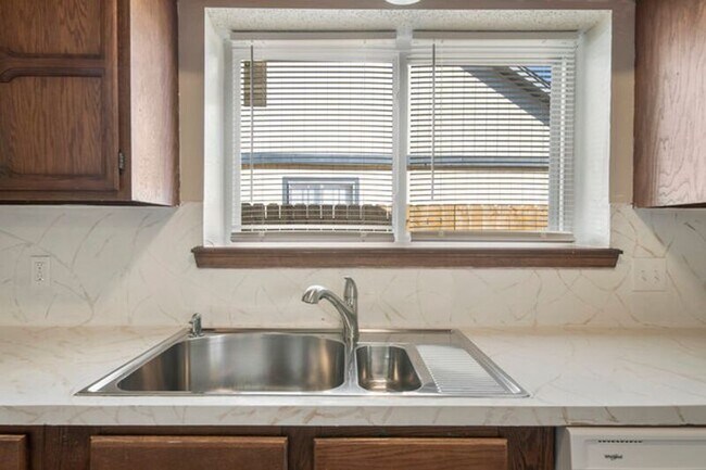 Building Photo - 2823 S 138th E Ave
