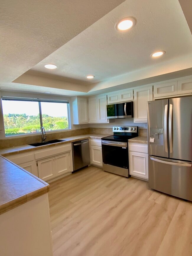 Building Photo - 915 Ranch View Ln