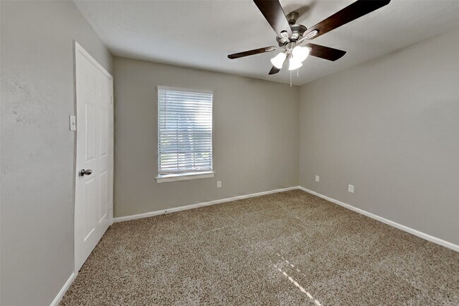 Building Photo - 8415 Sparkling Springs Dr