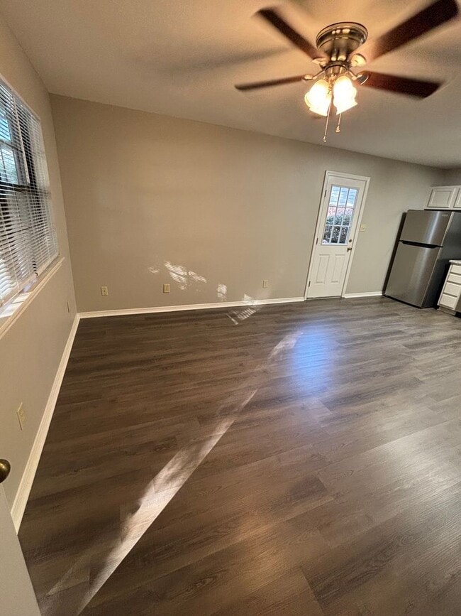 Building Photo - 3322 N Detroit Ave