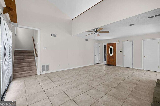 Building Photo - 990 Chapman Ln